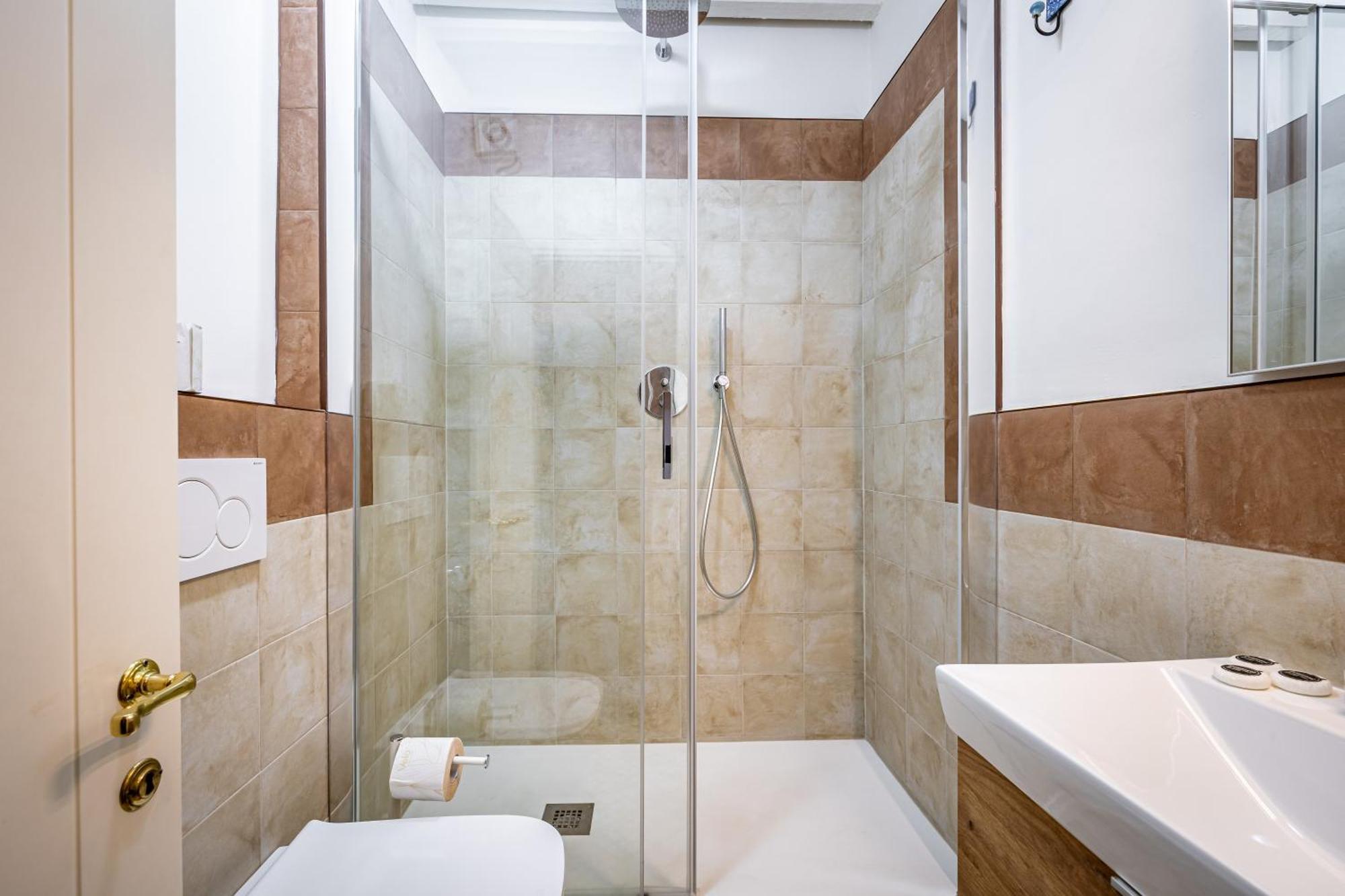 Roommo Viola * Firenze